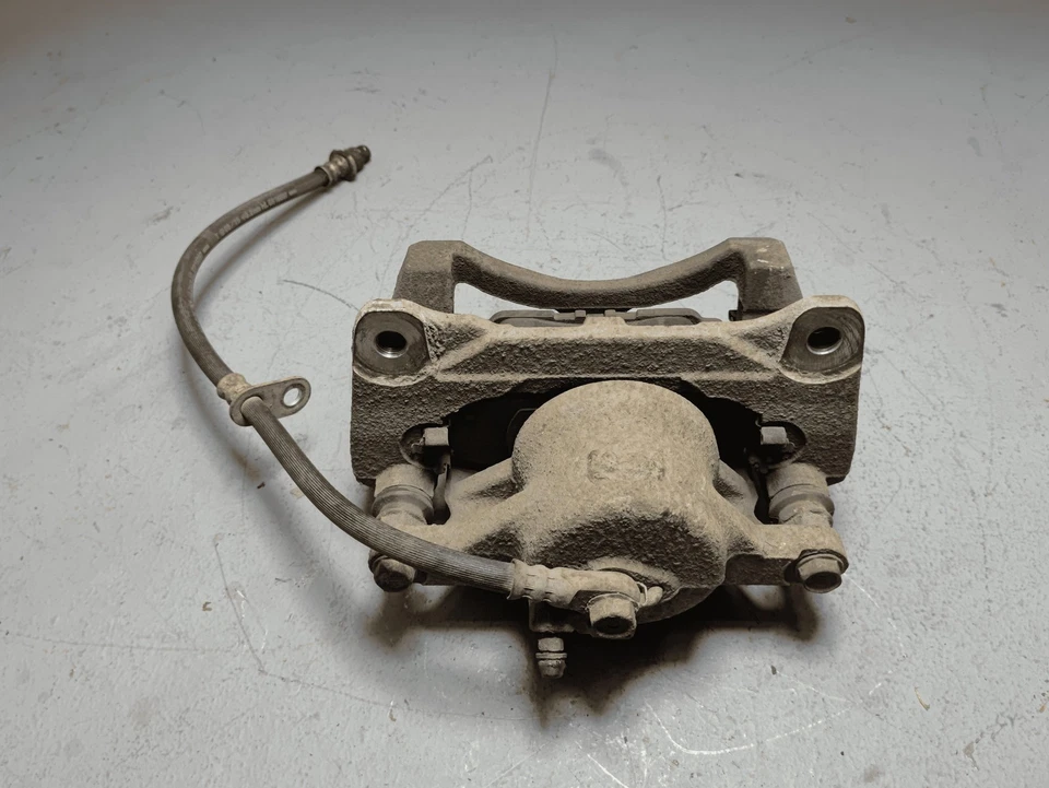 Pinza de freno de disco del lado del pasajero delantero derecho Toyota RAV4 2019-2025 FABRICANTE DE EQUIPOS ORIGINALES Foto 3 de 4