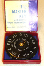 The Master Key Chromatic Pitch Instrument A-440 13 keys Pitch Pipe WM Pratt USA