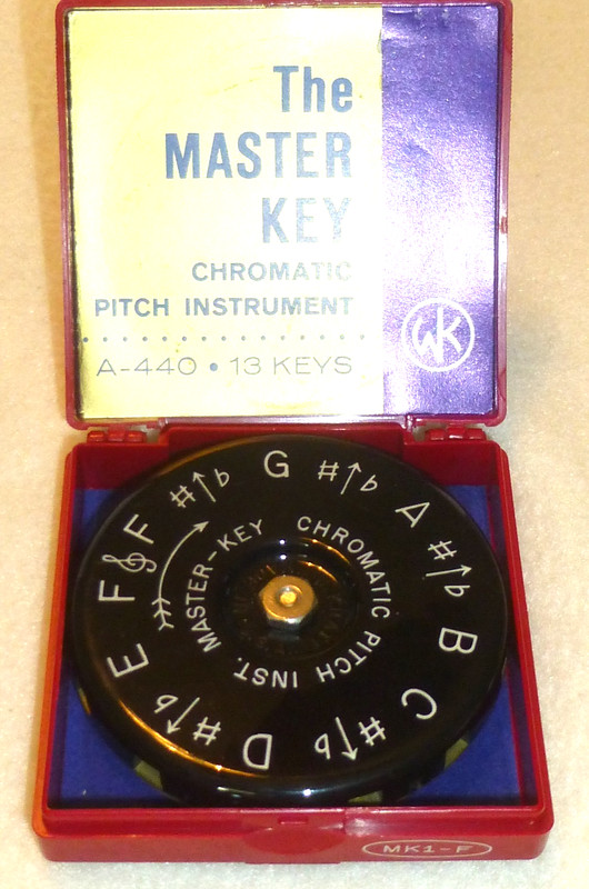 The Master Key Chromatic Pitch Instrument A-440 13 keys Pitch Pipe WM Pratt USA