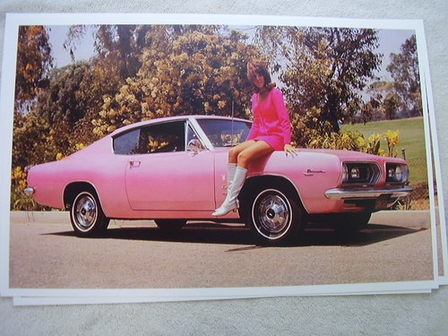 1967 PLYMOUTH BARRACUDA PINK PLAYMATE OF YEAR CAR 11 X 17 PHOTO PICTURE - 第 1/1 張圖片