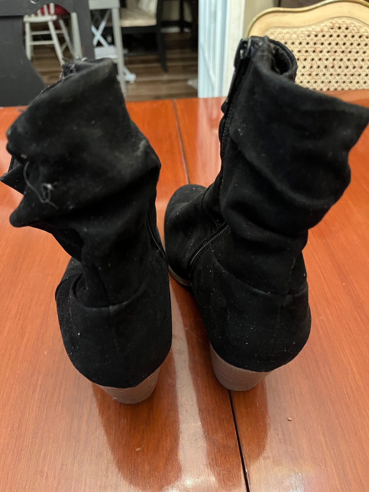 Universal Thread Boots - image 3