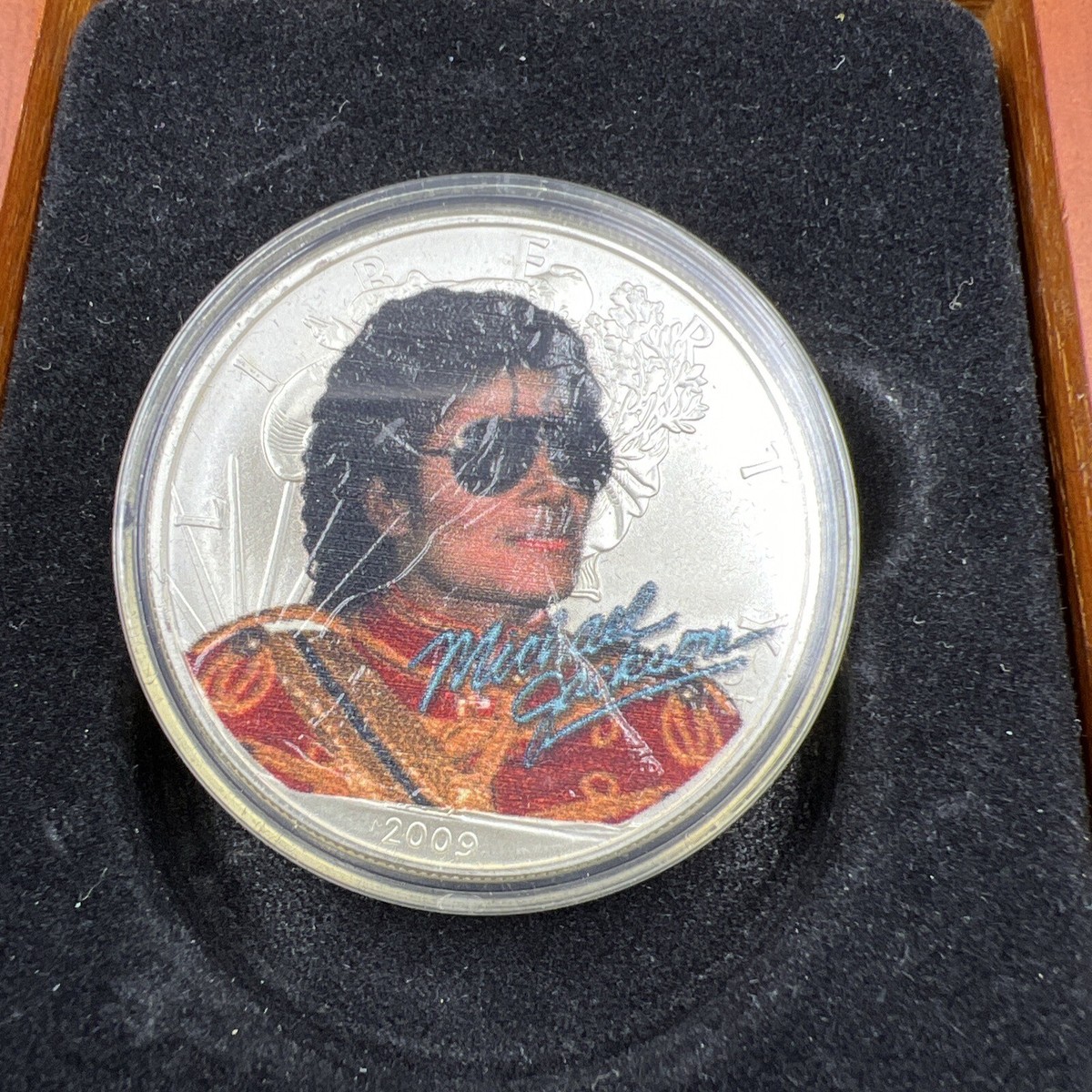 Officially Licensed Michael Jackson Signature 1 OZ 2009 American