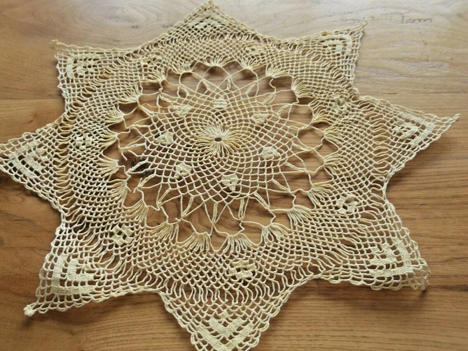 Linge ancien Napperon au crochet TRES  amidonné  ( 44 x 45 cms  ) - Photo 2/3