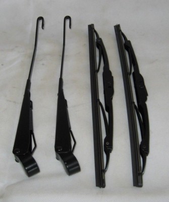 Land Rover Defender Pair of Wiper Arms & Blades PRC4276