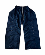 Rick Owens Men s Black Nylon Cargo Pusher Pan...