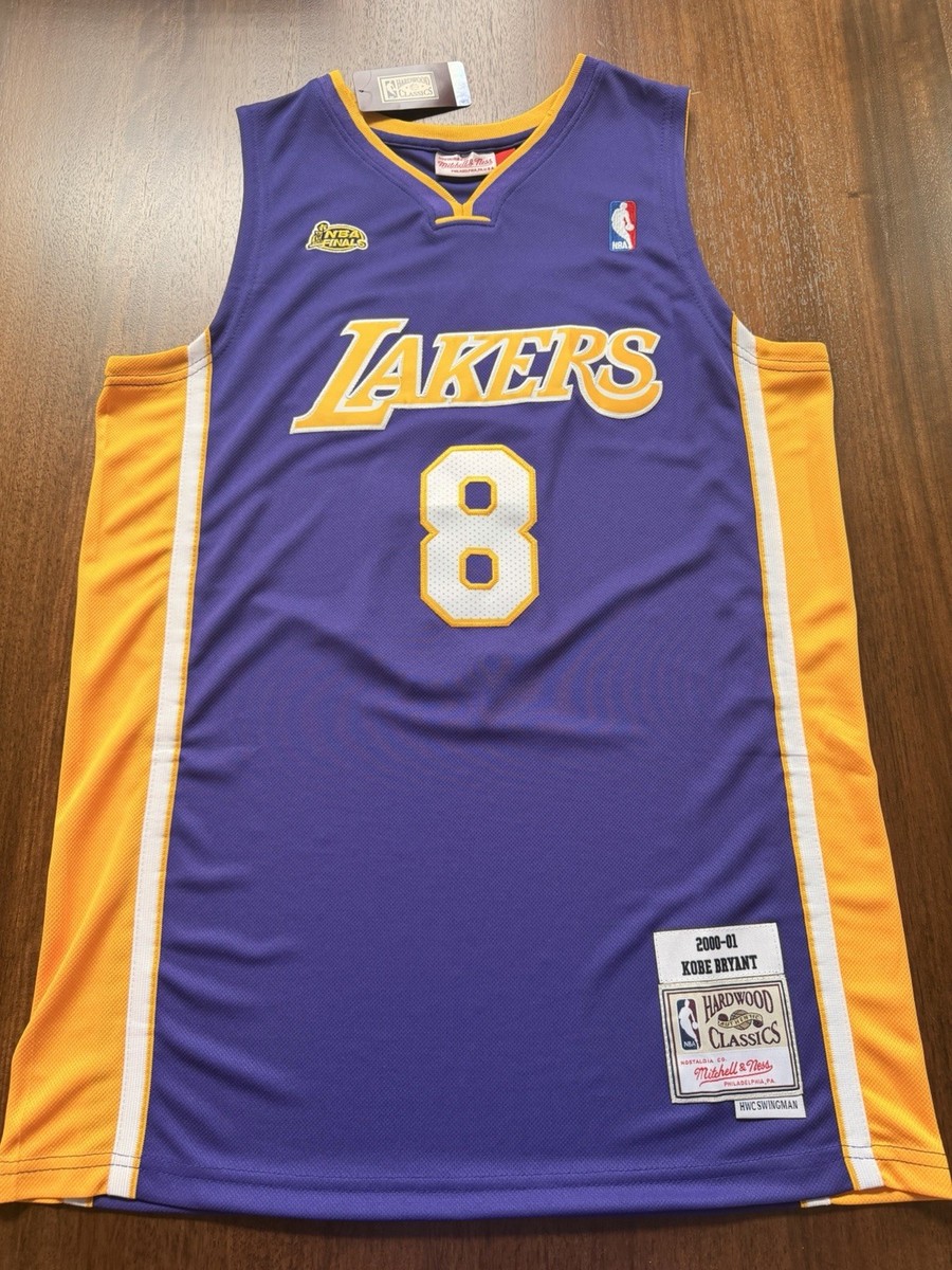 Mitchell and Ness Kobe Bryant 2000-01 Los Angeles Lakers Road