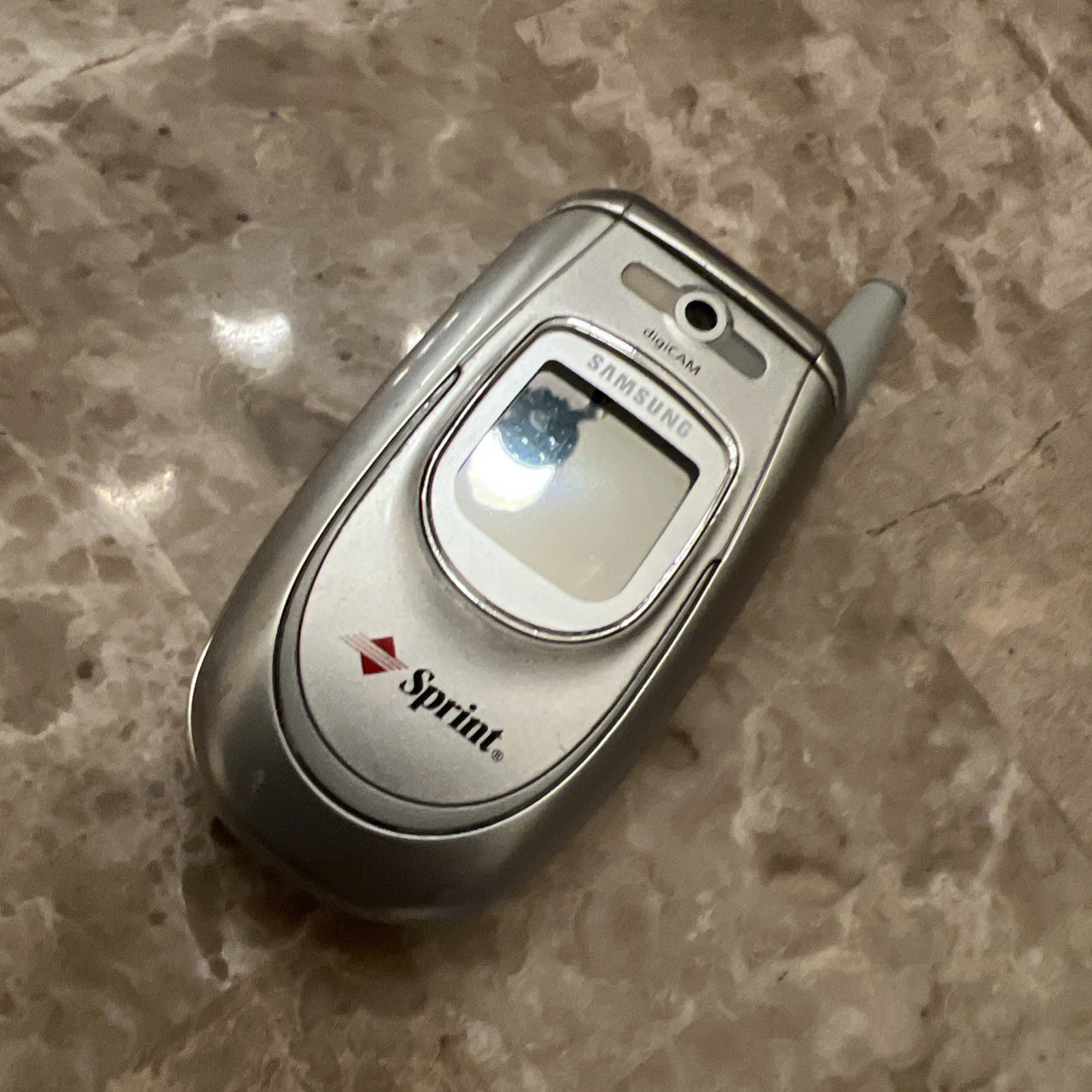 Samsung SPH-A680 Color Display Dual-Band Tri-Mode Built-in Camera Cellular Phone