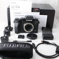 714 shots Fujifilm FUJIFILM mirrorless single-lens camera X-T5 body black F
