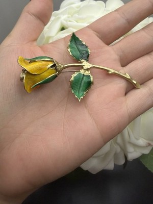 Vintage unique Gold Tone Enamel Rose Flower Brooch Pin Yellow Green Leaves 