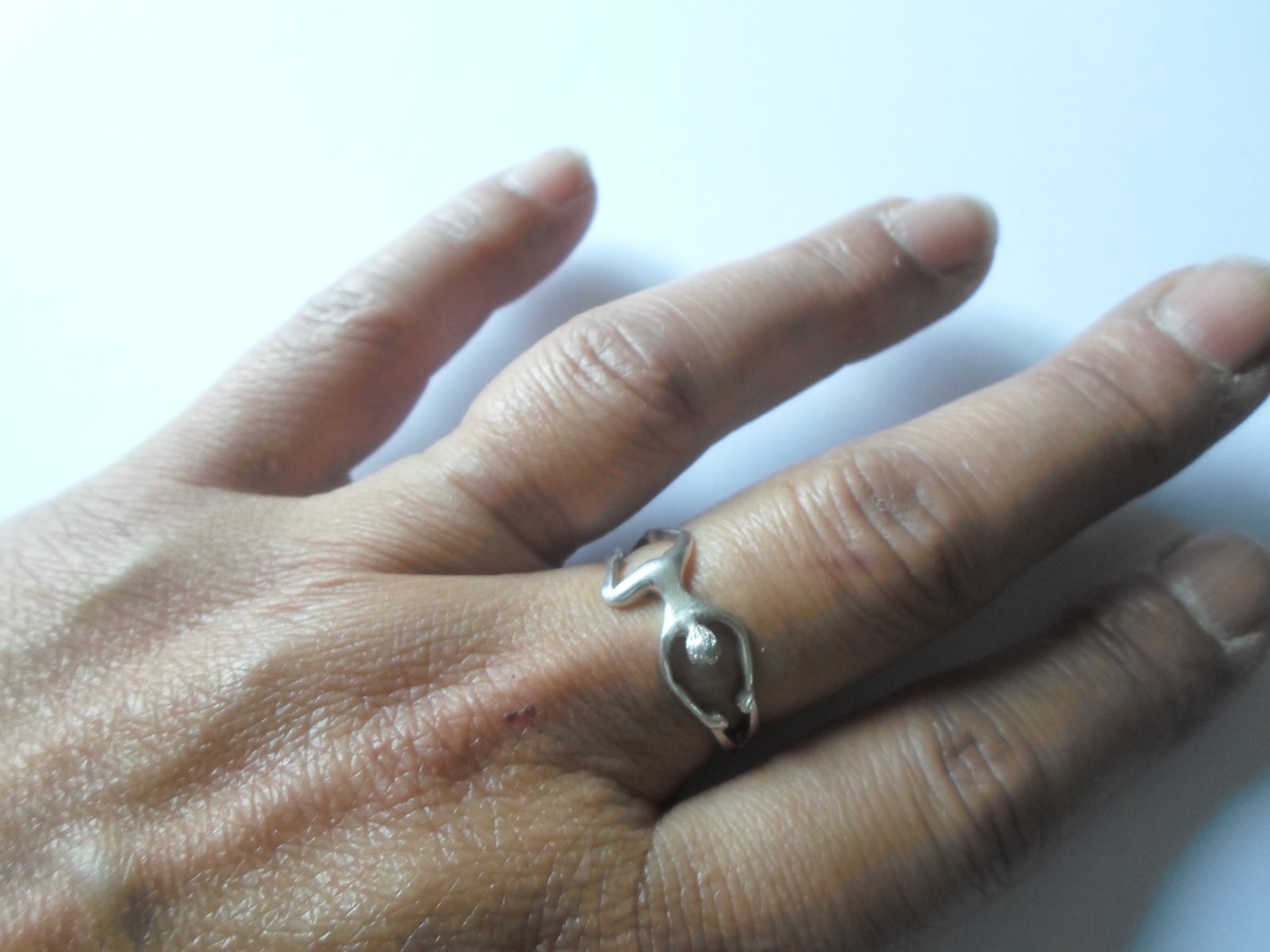 solid silver ring, openwork body, size 60 - image 4