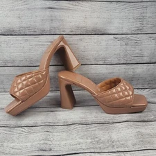 Jeffrey Campbell Tan Crinkle Patent Nana Quilted Platform Mules Size 9M