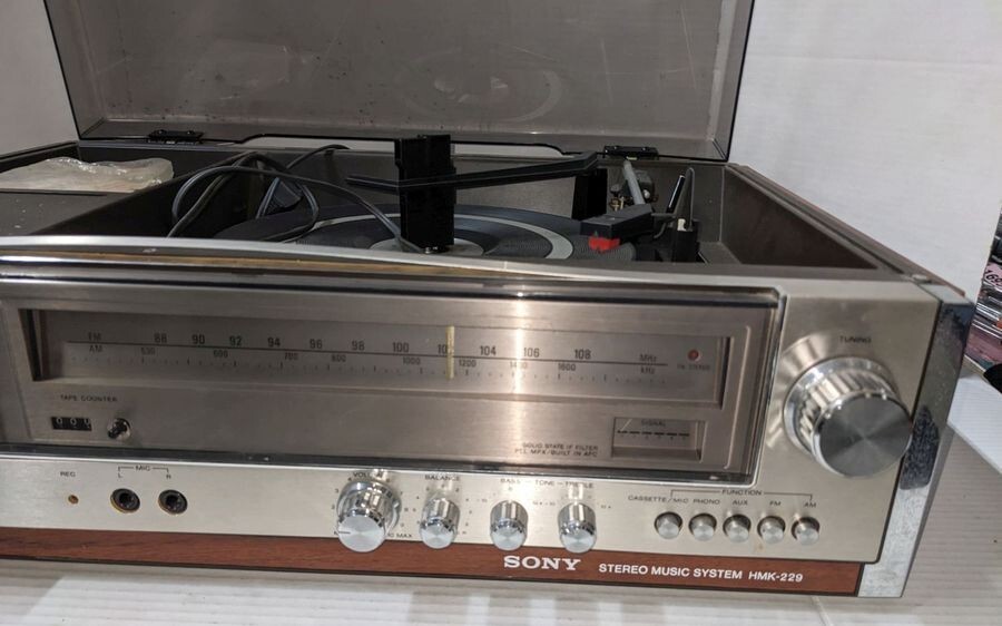 Sony Stereo Music System HMK-229 AM FM Cassette Turntable 24