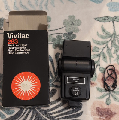 Vivitar 283 Shoe Mount Strobe Flash Hot Shoe Auto Thyristor GN90, Box Manual