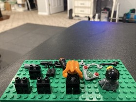 LEGO Space Police 3 Alien  Kranxx Parts Minifig Lot 3 5970 5972 5973 5974 5982