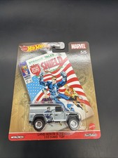 Hot Wheels Premium Marvel Land Rover Defender...