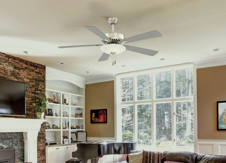 MinkaAire Contratista Uni-Pack LED Contratista Uni-Pack 52" 5 Hojas Foto 3 de 4