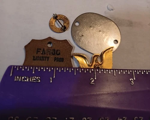 LOT OF 4 WW2 MILITARY ITEMS