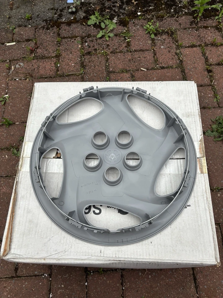 Genuine Toyota 4260220110 14" Wheel Trim – 1996‑1998 Celica – Brand New OEM - Image 3 of 4