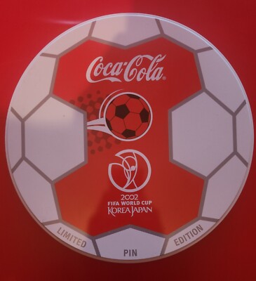 FIFA World Cup 2002 Korea + Japan 32 Pins Coca-Cola Limited Edition in Dose Neu