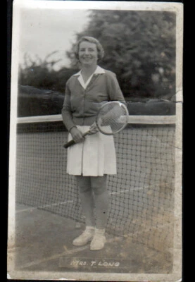 SPORT TENNIS FEMME / JOUEUSE Mrs T. LONG / Carte-Photo période 1930-1950 - Photo 1/2