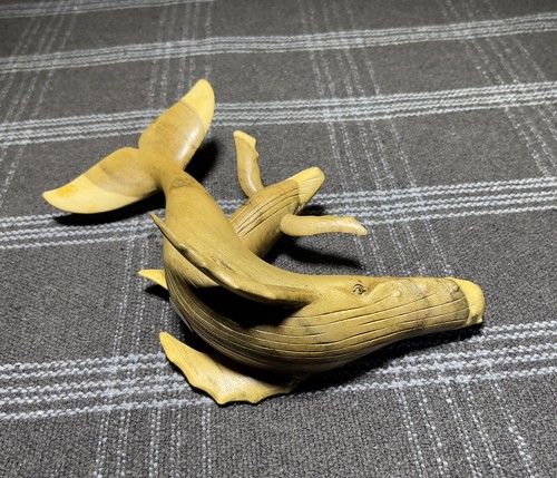 Vintage Carved Wood Humpback Whale and Baby. Unsigned. - Picture 4 of 14
