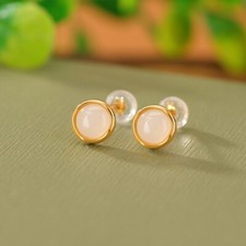 F02 Ohrringe runde weiße Jade Wellenrand Silber 925 vergoldet Ohrstecker
