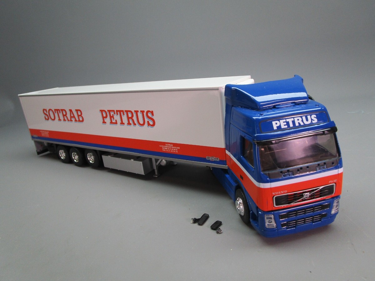 Eligor 1/43 Volvo FH4 Globetrotter + Remorque Chereau Blancher - Vert