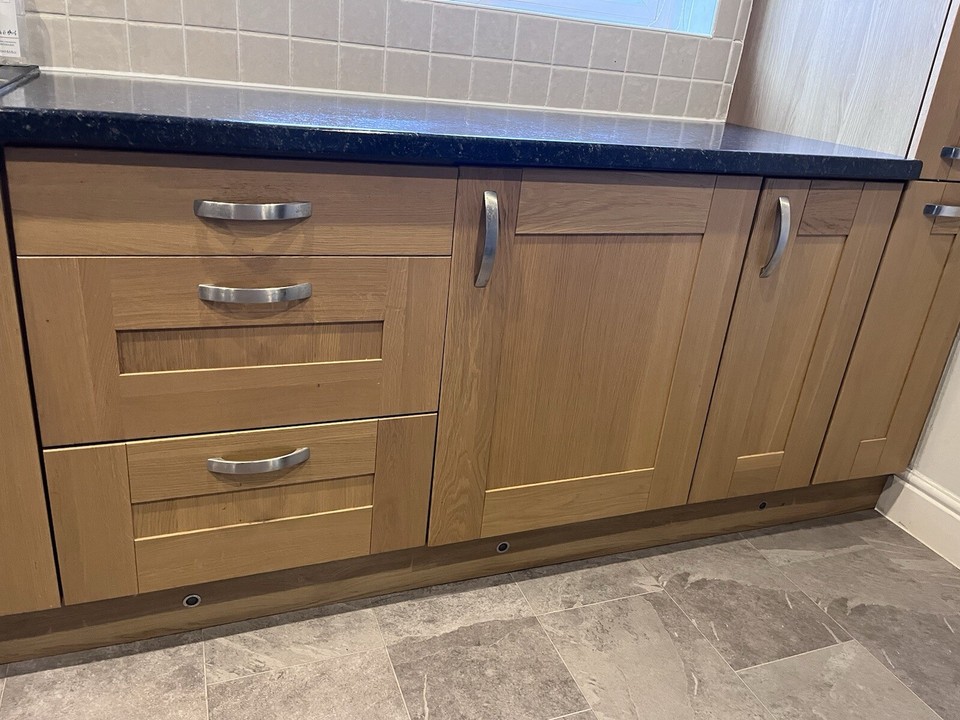 16 Solid Wood Kitchen Doors ONLY Shaker Style, Great condition, Mixed