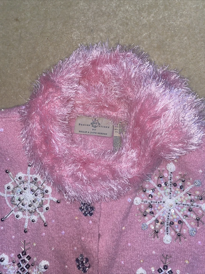 设计选项大号粉色/白色雪花毛衣开衫珠 Xl。 VGC — 第 2/4 张图片