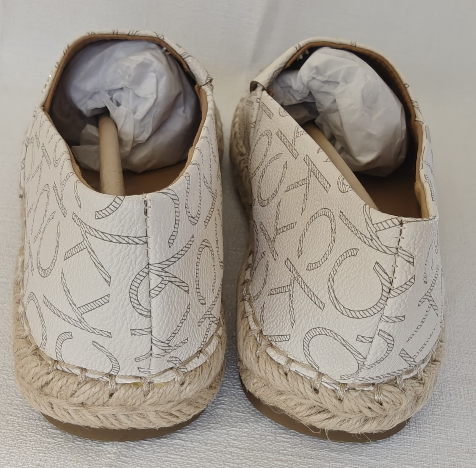 Calvin Klein Women's Popular Casual Ivory Slip-On Flats Size 6M thumbnail 3