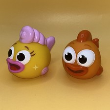 Baby Shark's Big Show Goldie and William 2-Inch Bath Squirter Bath Toys