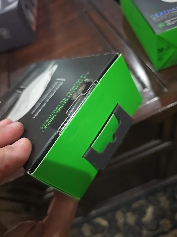 Razer DEATHADDER ESSENTIAL Wired Optical Gaming Mouse - WHITE RZ01-03850200-R3U1 - Image 2 of 4