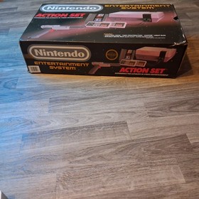 Nintendo NES Action Set In Scatola Quasi Completo CIB Testato Senza Manuali