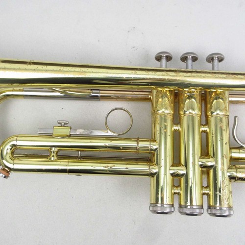 Yamaha Trumpet YTR-2320E Lacquer Finish with First and Third Triggers - Picture 5 of 11