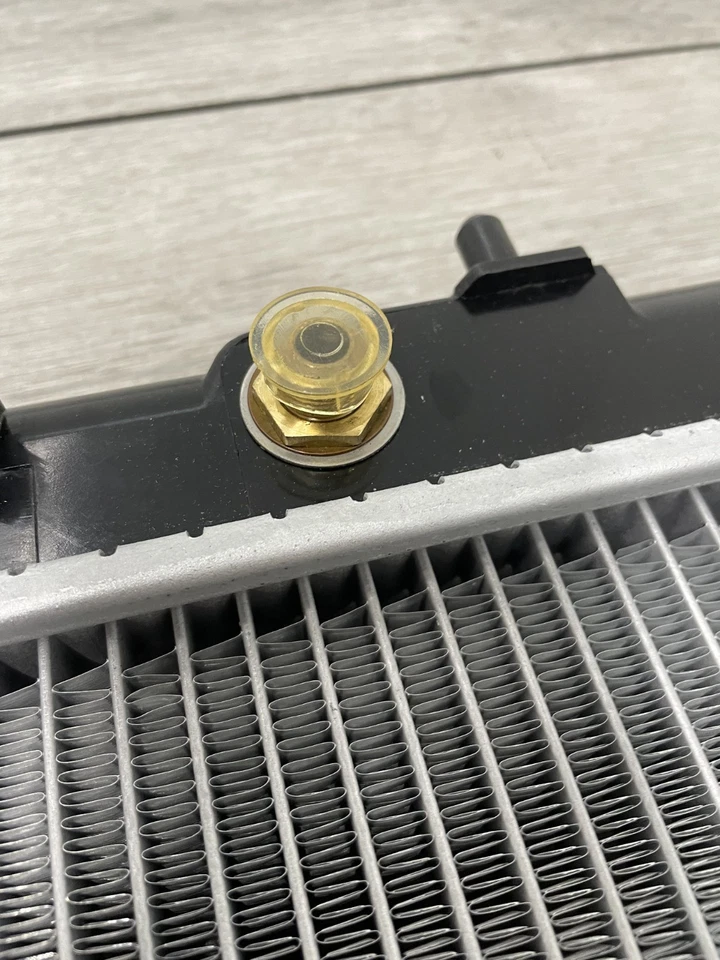 Carquest 432511 Premium Radiator: With Transmission Oil Cooler - Image 2 of 4