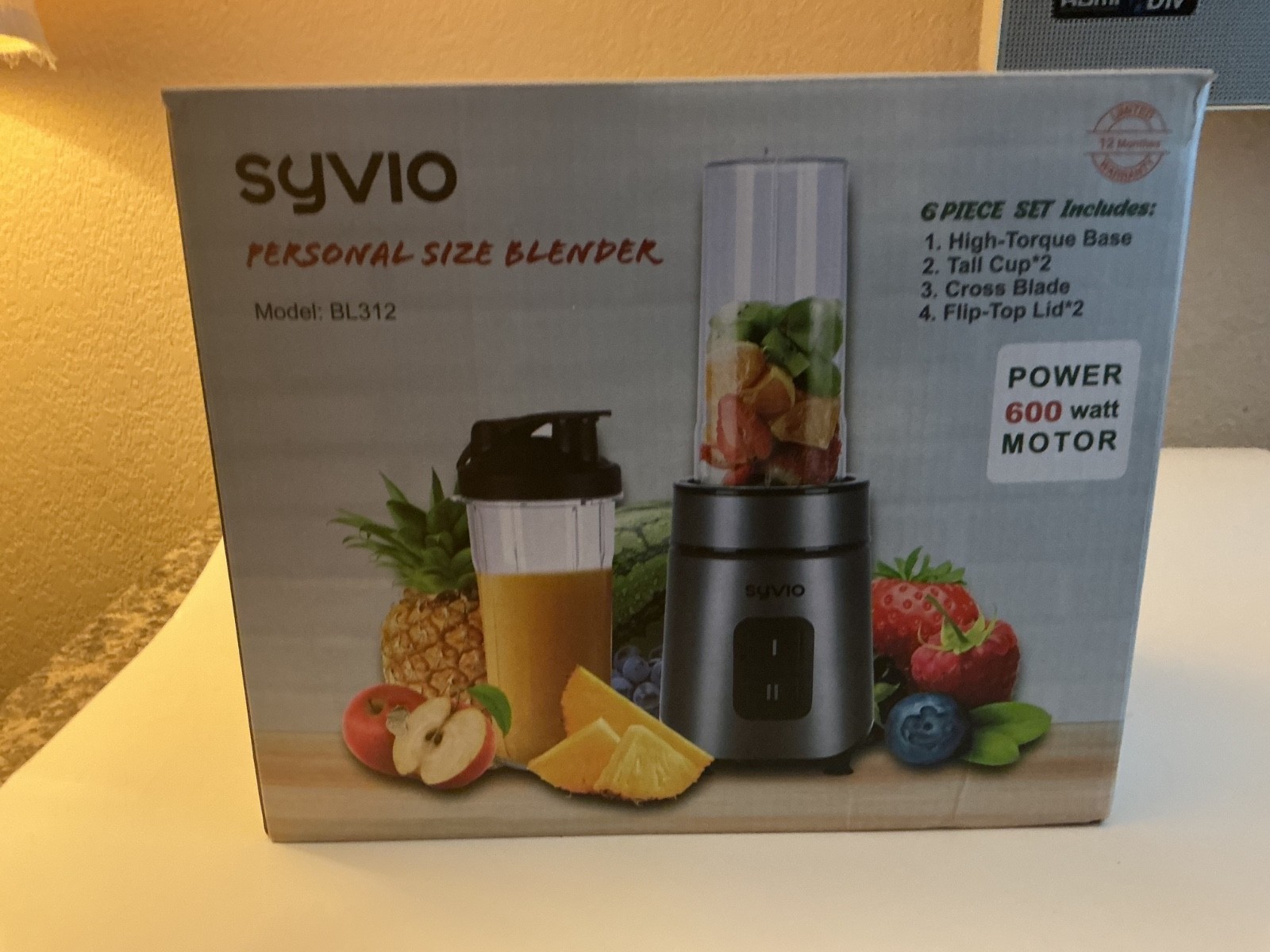 Personal Size Blender for Smoothies and Shakes 600 Watt Motor Syvio