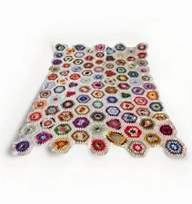 Vtg Afghan Round Flower Pattern - Some With Cut Out/open Center Lap Sofa Throw