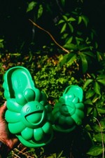 Takashi Murakami Ohana Full-Bloom Slide / US ...