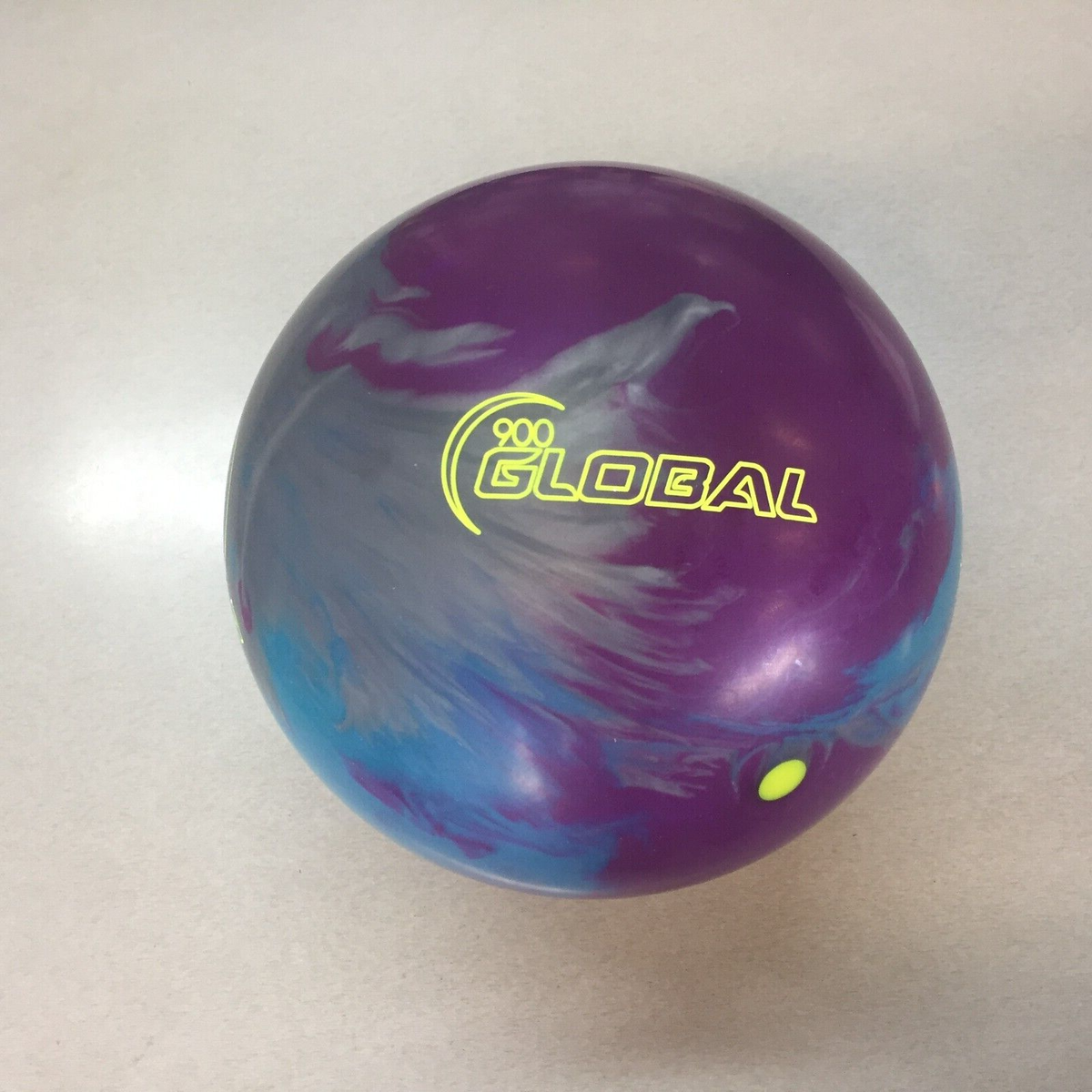 900 Global Zen BOWLING BALL 16lb 1st qual NEW BALL IN BOX 900 Global Zen BOWLING BALL 16lb 1st qual NEW BALL IN BOX
