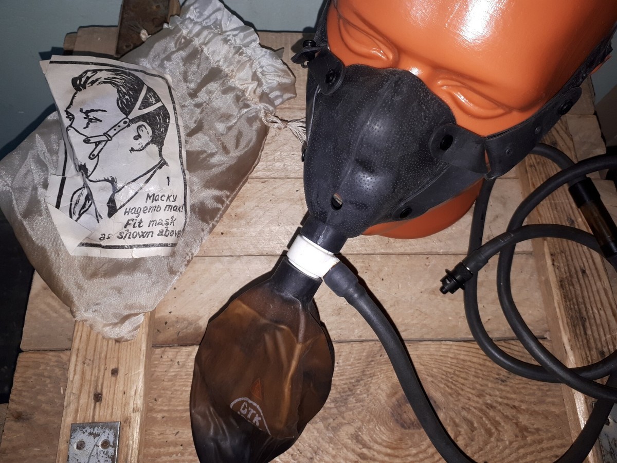 Vintage fighter pilot oxygen mask KM-15 original air force MIG