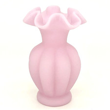 Fenton Lilac Purple Satin Frosted Finish Melon Ruffle Top Art Glass Vase 5 3/4"