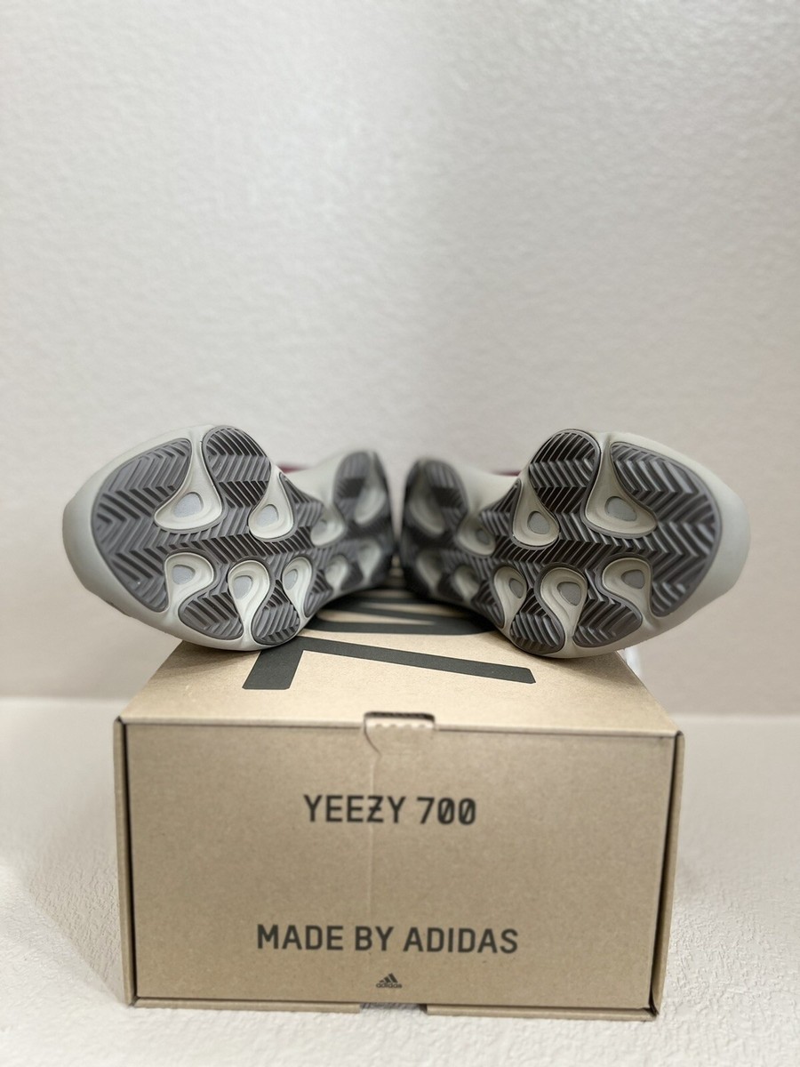 adidas gazelle silver green womens adidas Yeezy 700 V3 Fade Carbon – YankeeKicks Online main image 0
