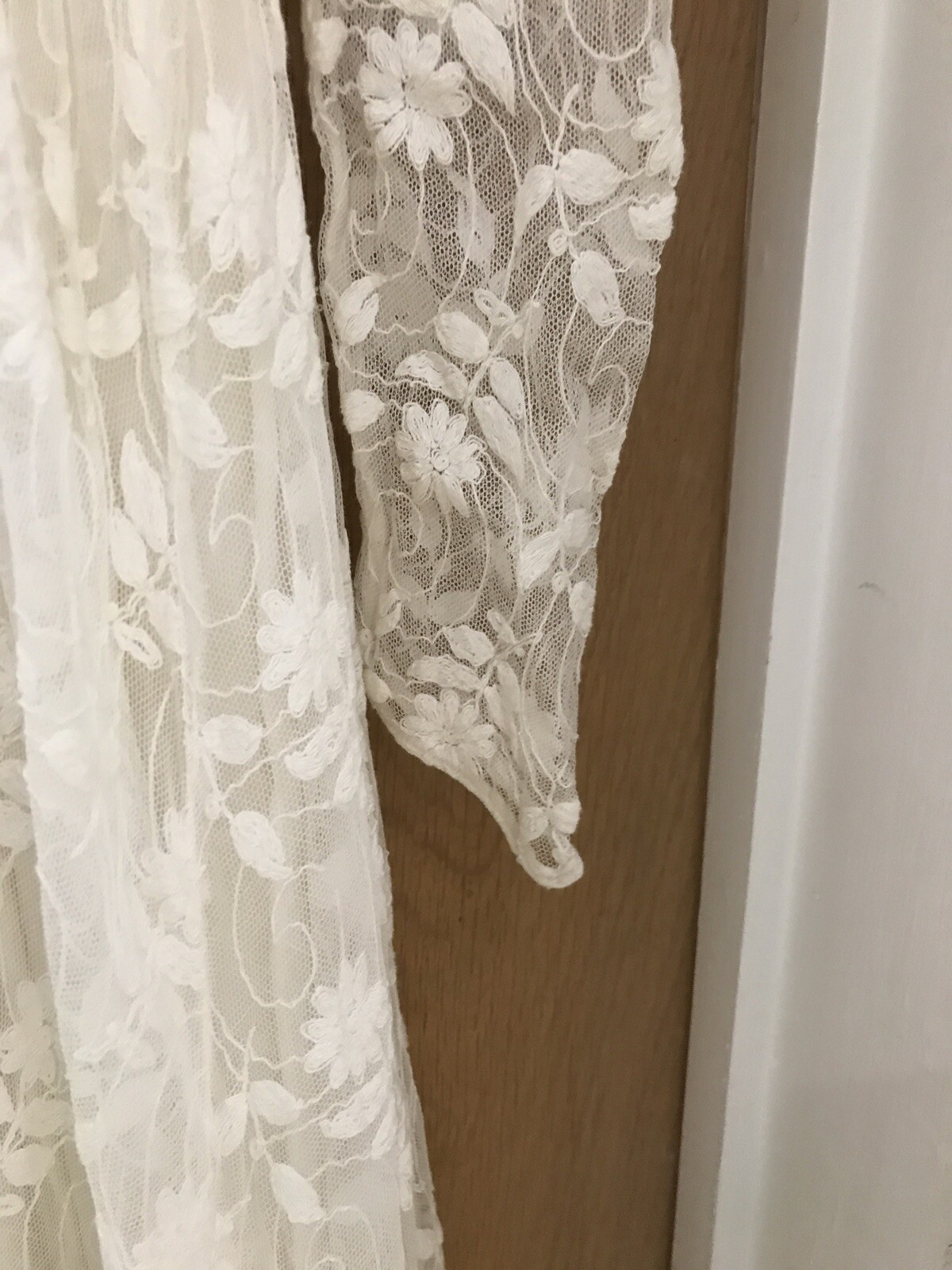 True Vintage 1940s/50s Ivory Lace Wedding Dress, 16" armpit to armpit approx. 7