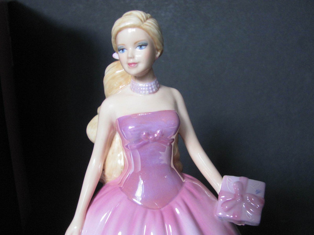 ロイヤルドルトン フュギリン Babie ROYAL DOULTON BARBIE