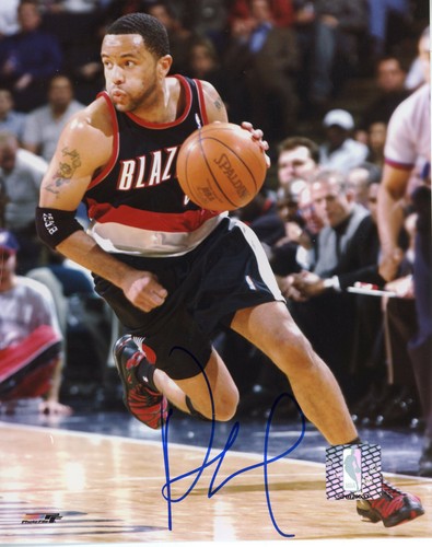 Damon Stoudamire Autographed 8x10 