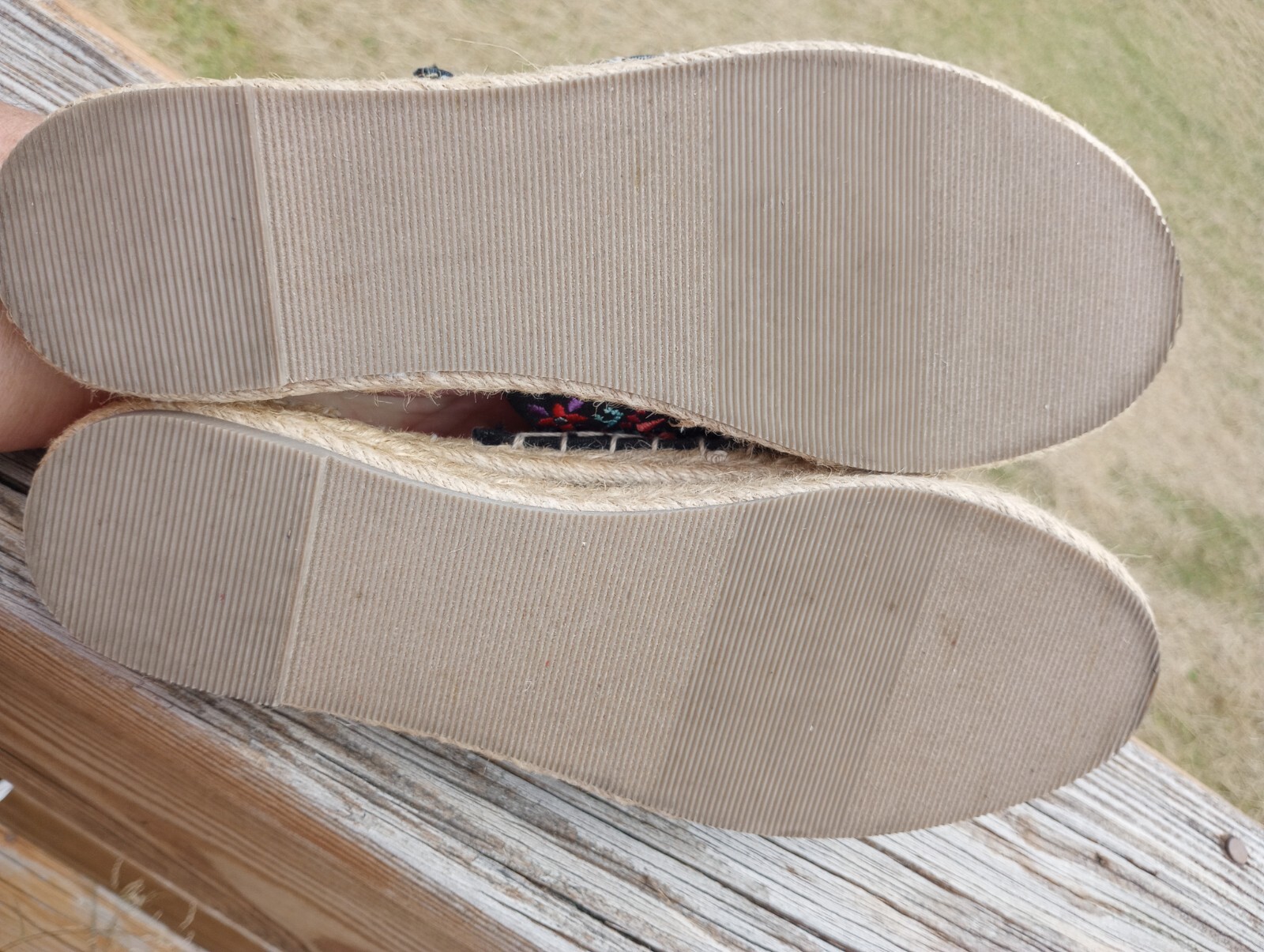 American Eagle Black Platform Style Multicolored … - image 5