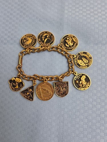Vintage Apollo Space Missions Charm Bracelet 9 Charms  Missions 7 T0 15  