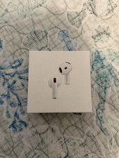 Apple AirPods 4th Generation Active Noise Cancelling In-Ear Earphones FOR PARTS!