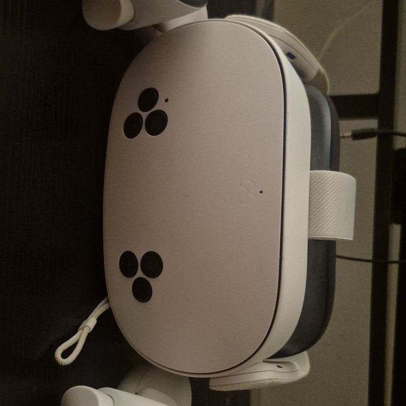 Meta Quest 3 Standalone VR Headset 120Hz 110° FOV White Plastic