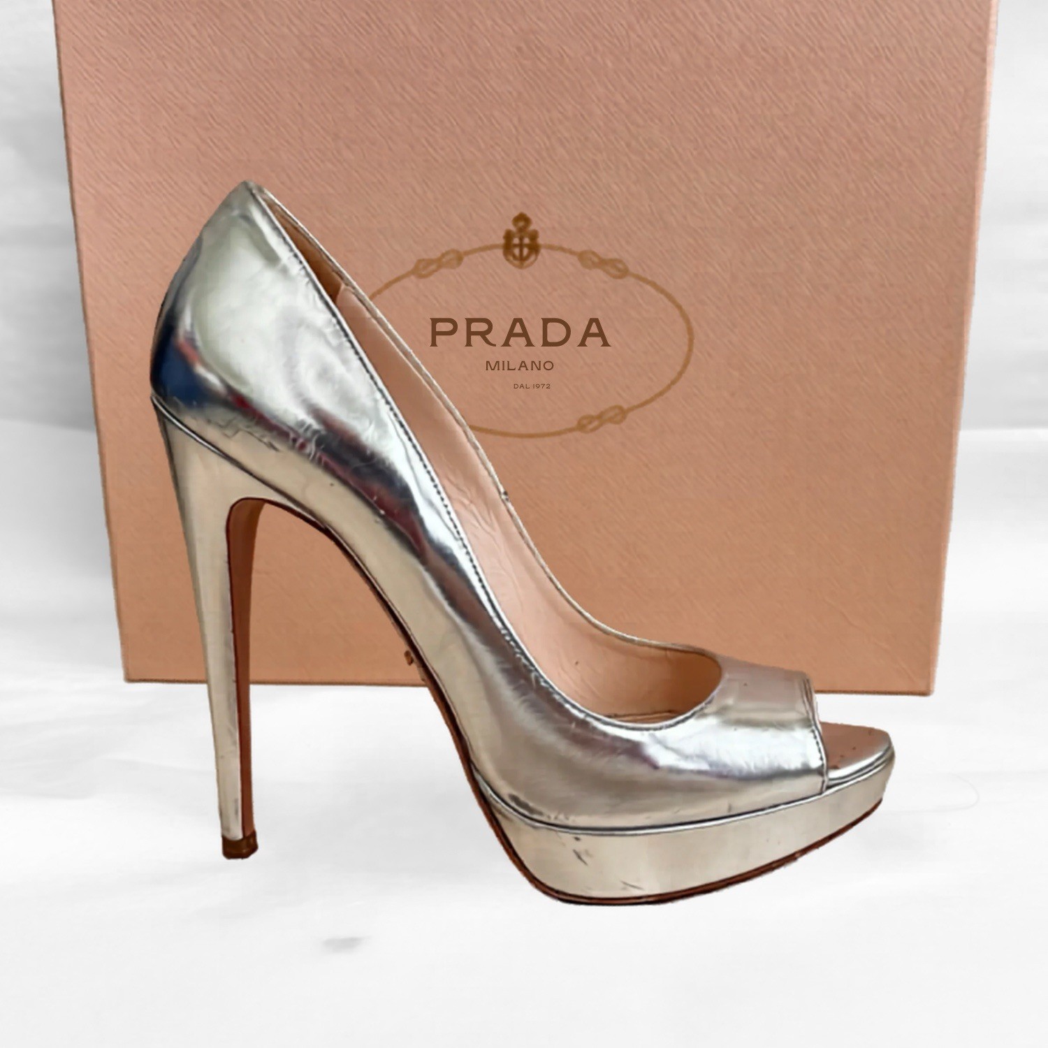 Zapatos de salón Prada plateados de cuero metálico talla 7 tacones con punta abierta plataforma aguja